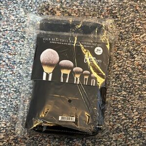 Ulta Beauty Black and Silver Brush Set
